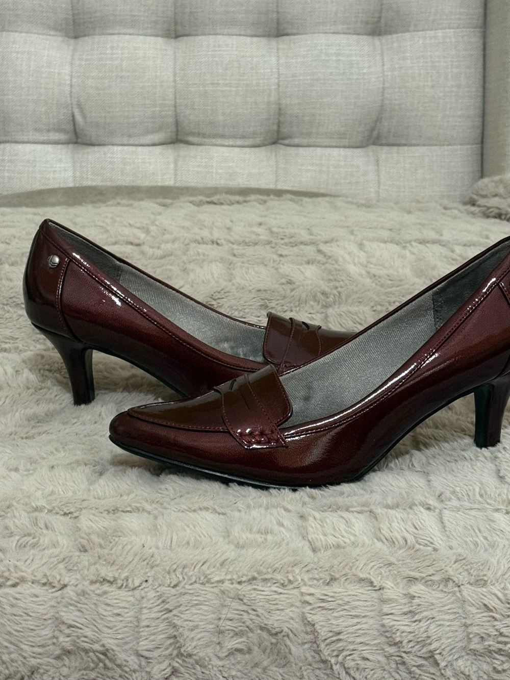Life Stride Women's Burgundy Patent Loafer Pumps